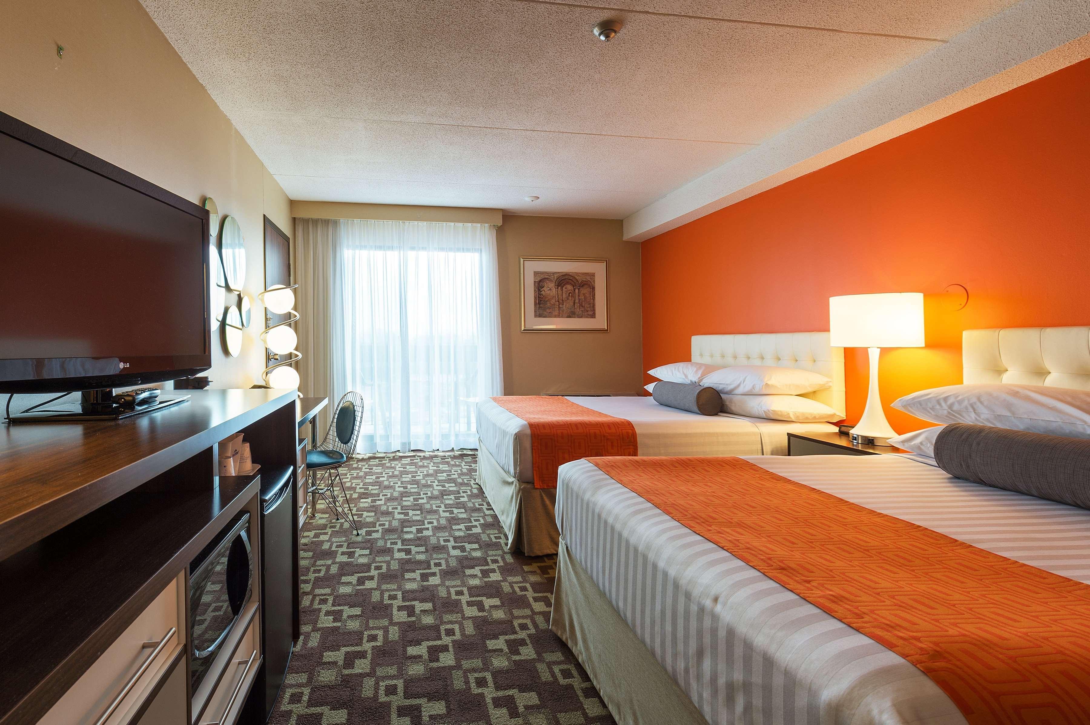 Howard Johnson Plaza By Wyndham By The Falls Καταρράκτες του Νιαγάρα Εξωτερικό φωτογραφία