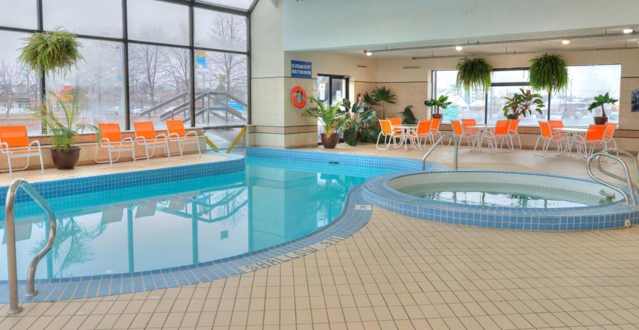 Howard Johnson Plaza By Wyndham By The Falls Καταρράκτες του Νιαγάρα Εξωτερικό φωτογραφία