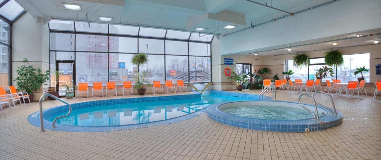 Howard Johnson Plaza By Wyndham By The Falls Καταρράκτες του Νιαγάρα Εξωτερικό φωτογραφία