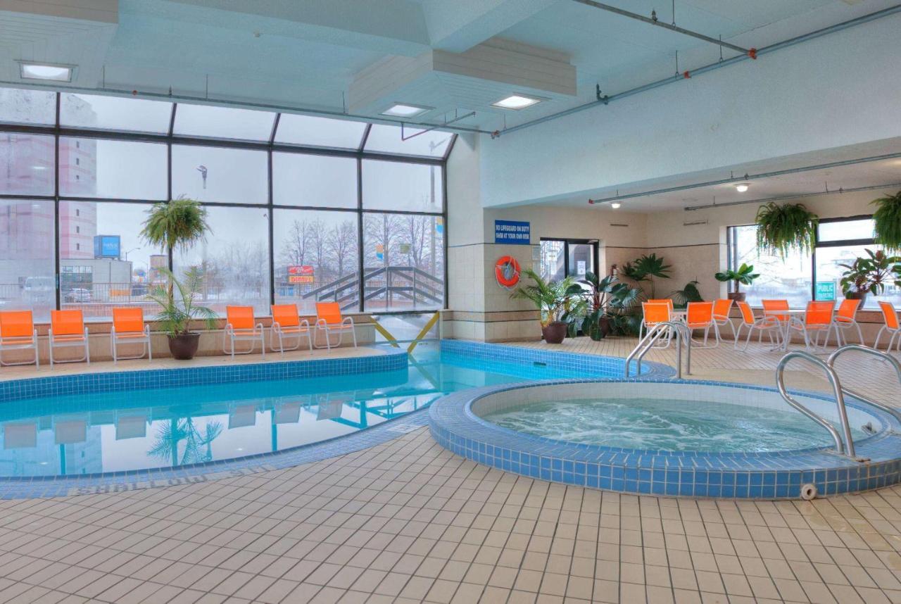 Howard Johnson Plaza By Wyndham By The Falls Καταρράκτες του Νιαγάρα Εξωτερικό φωτογραφία