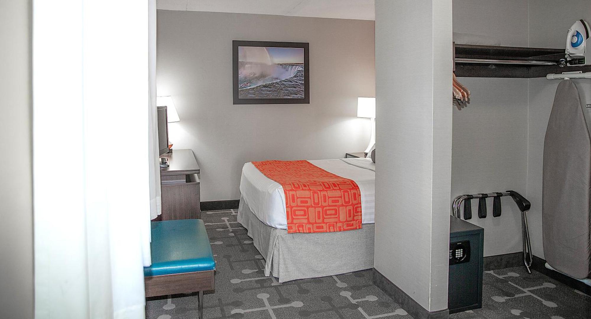Howard Johnson Plaza By Wyndham By The Falls Καταρράκτες του Νιαγάρα Εξωτερικό φωτογραφία