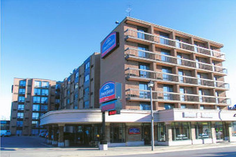 Howard Johnson Plaza By Wyndham By The Falls Καταρράκτες του Νιαγάρα Εξωτερικό φωτογραφία