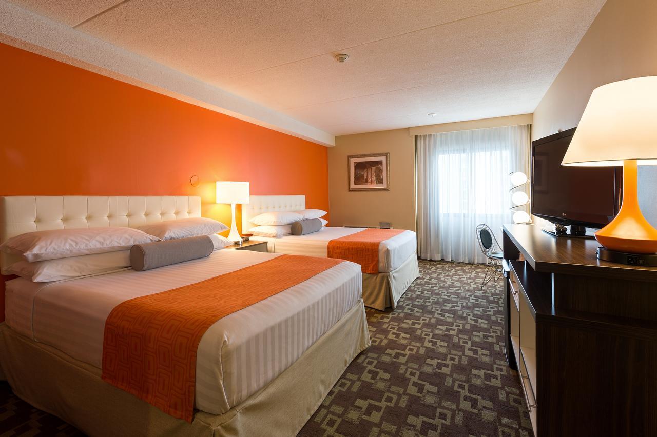 Howard Johnson Plaza By Wyndham By The Falls Καταρράκτες του Νιαγάρα Εξωτερικό φωτογραφία