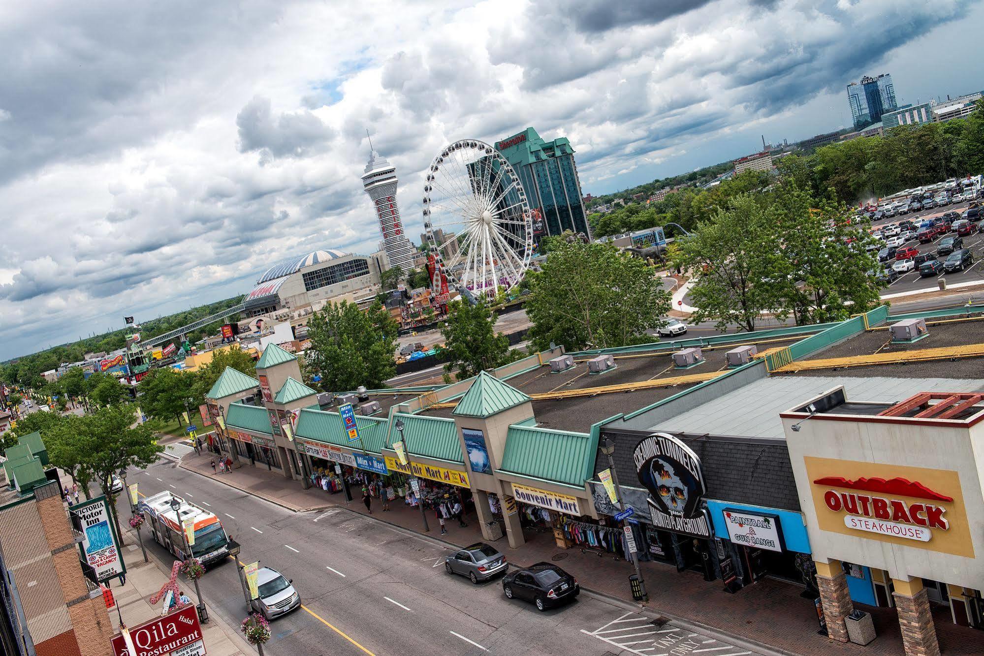 Howard Johnson Plaza By Wyndham By The Falls Καταρράκτες του Νιαγάρα Εξωτερικό φωτογραφία