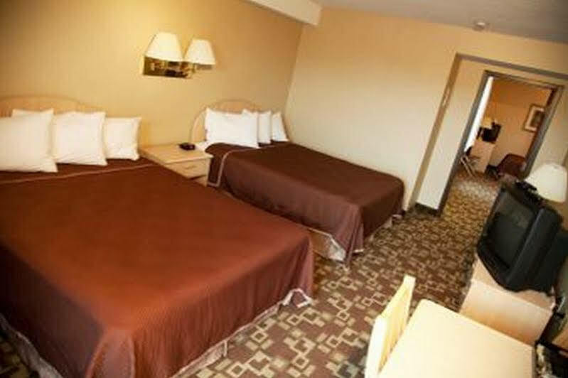 Howard Johnson Plaza By Wyndham By The Falls Καταρράκτες του Νιαγάρα Εξωτερικό φωτογραφία
